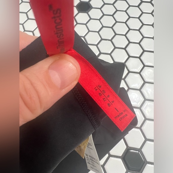 Spanx Shapewear shorts Europe size 40 or medium - Picture 3 of 4